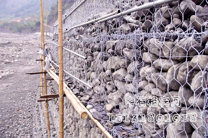 護堤格賓網(wǎng)13131891918 護堤格賓網(wǎng)13131891918